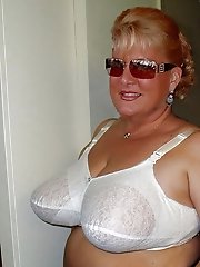 Mature amateur mommy